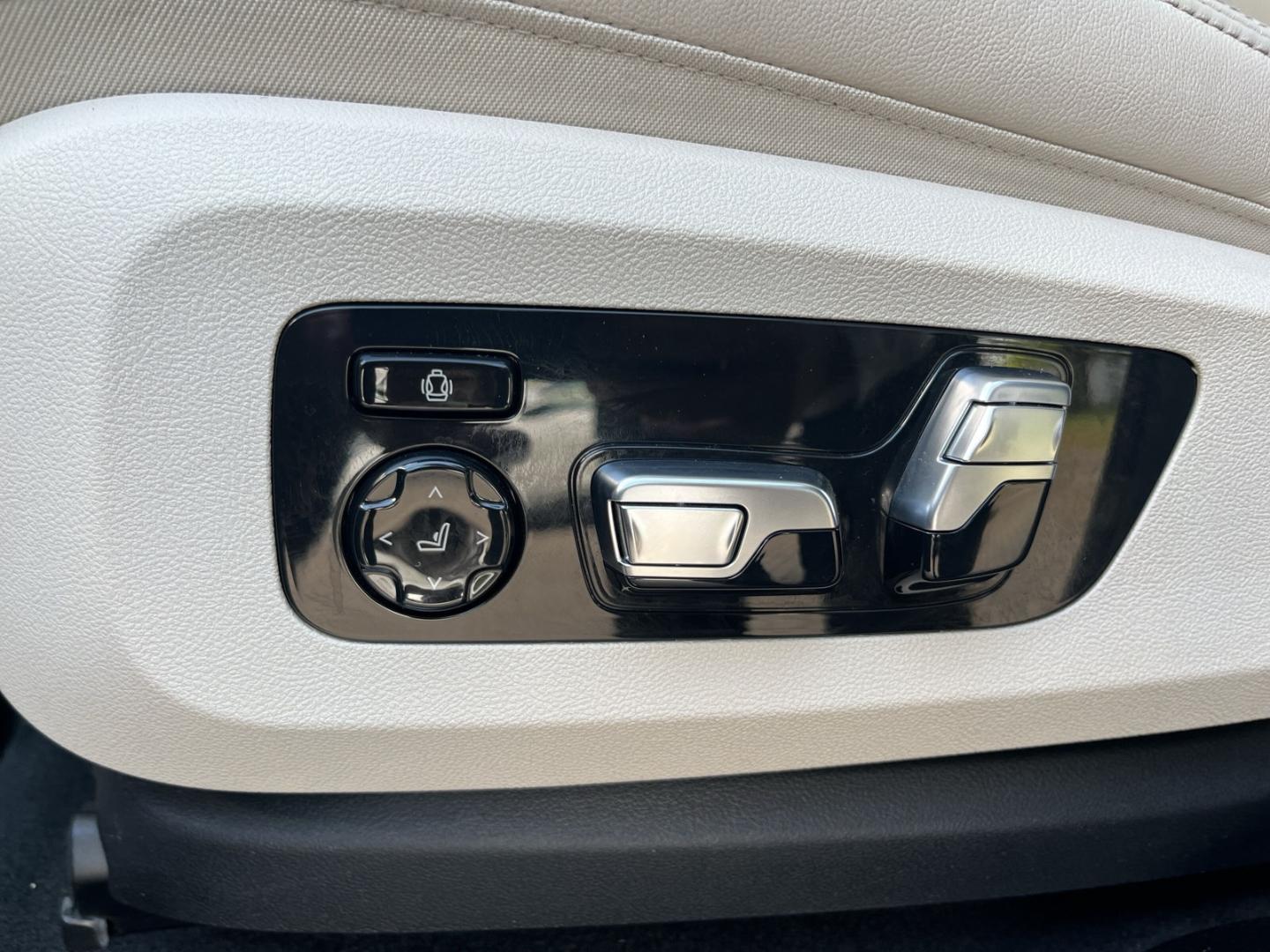 BMW X6 M60 i xDrive/M Sport Pro/StandHZG/AHK/Leder