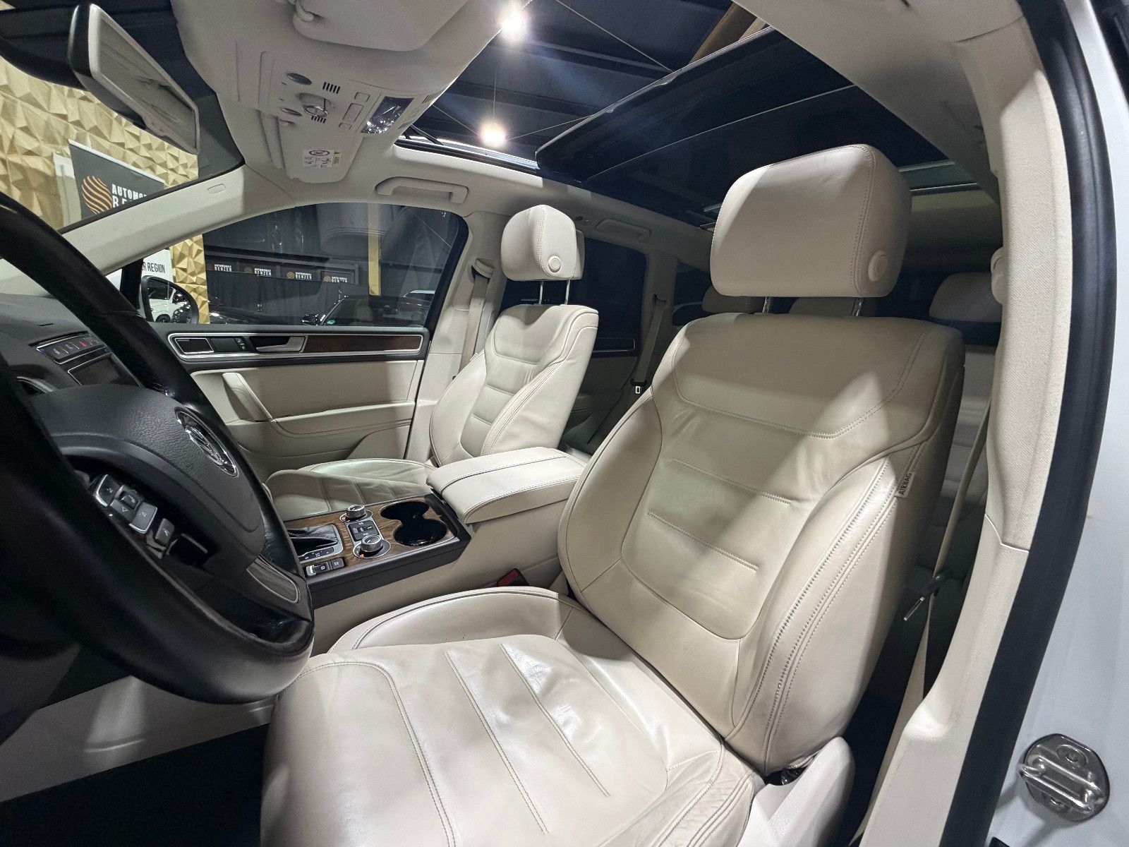 Fahrzeugabbildung Volkswagen Touareg V8 TDI /PANO7MEMORY/360°KAM/DYNAUDIO