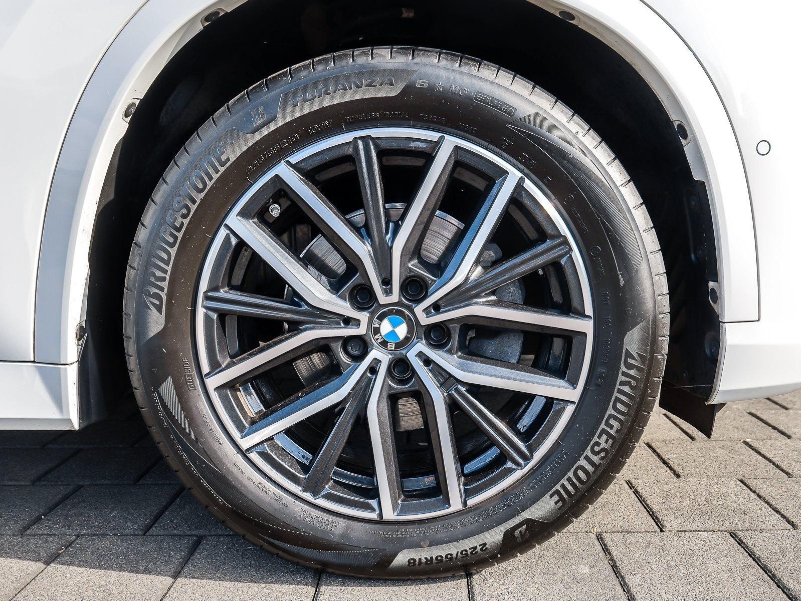 BMW X1 sDrive18i M Sport HUD ACC RFK NAVI LED foto 4
