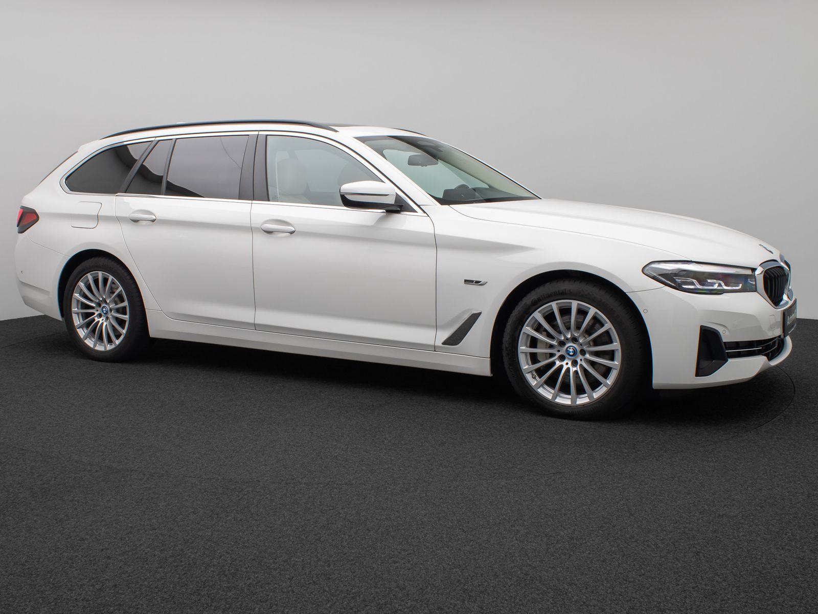Fahrzeugabbildung BMW 530e Panorama Kamera DAB HiFi 4xKlima Leder 18Zl