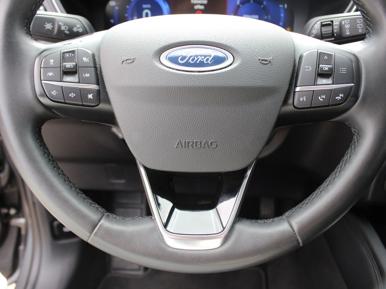Fahrzeugabbildung Ford Kuga Titanium X 2,0 EcoBlue Start/Stopp