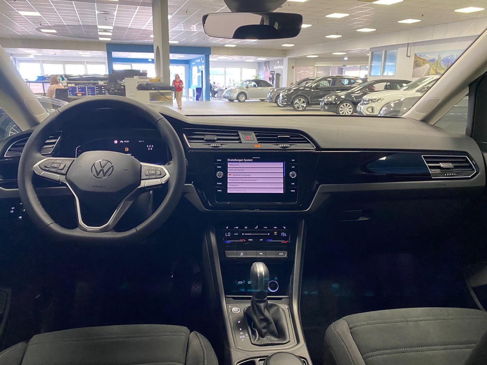 Fahrzeugabbildung Volkswagen Touran 1.5 TSI Comfortline+MATRIX+ACC+TOTWINKEL+
