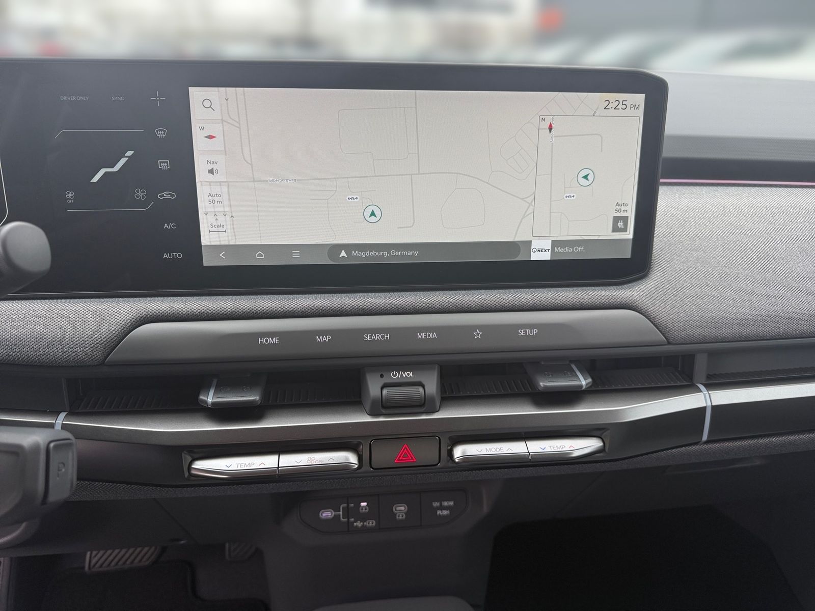 Fahrzeugabbildung Kia EV3 81,4 KWH EARTH WIC UPG DWP 19Z SD