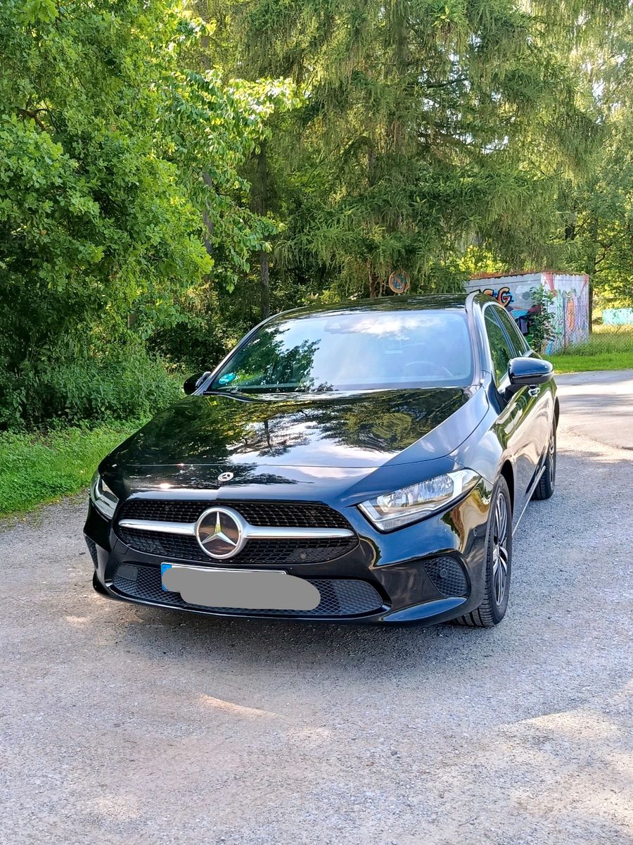 MERCEDES-BENZ A 180 -