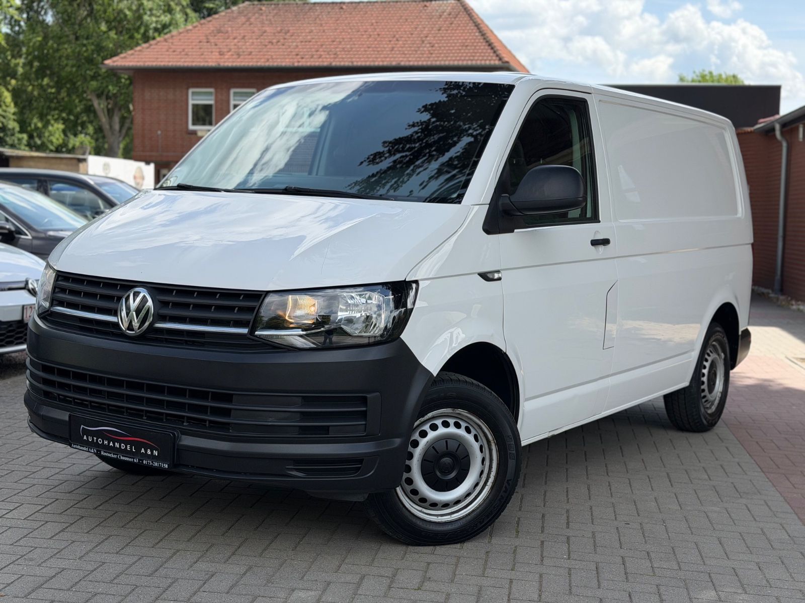 Volkswagen T6 Transporter - 1