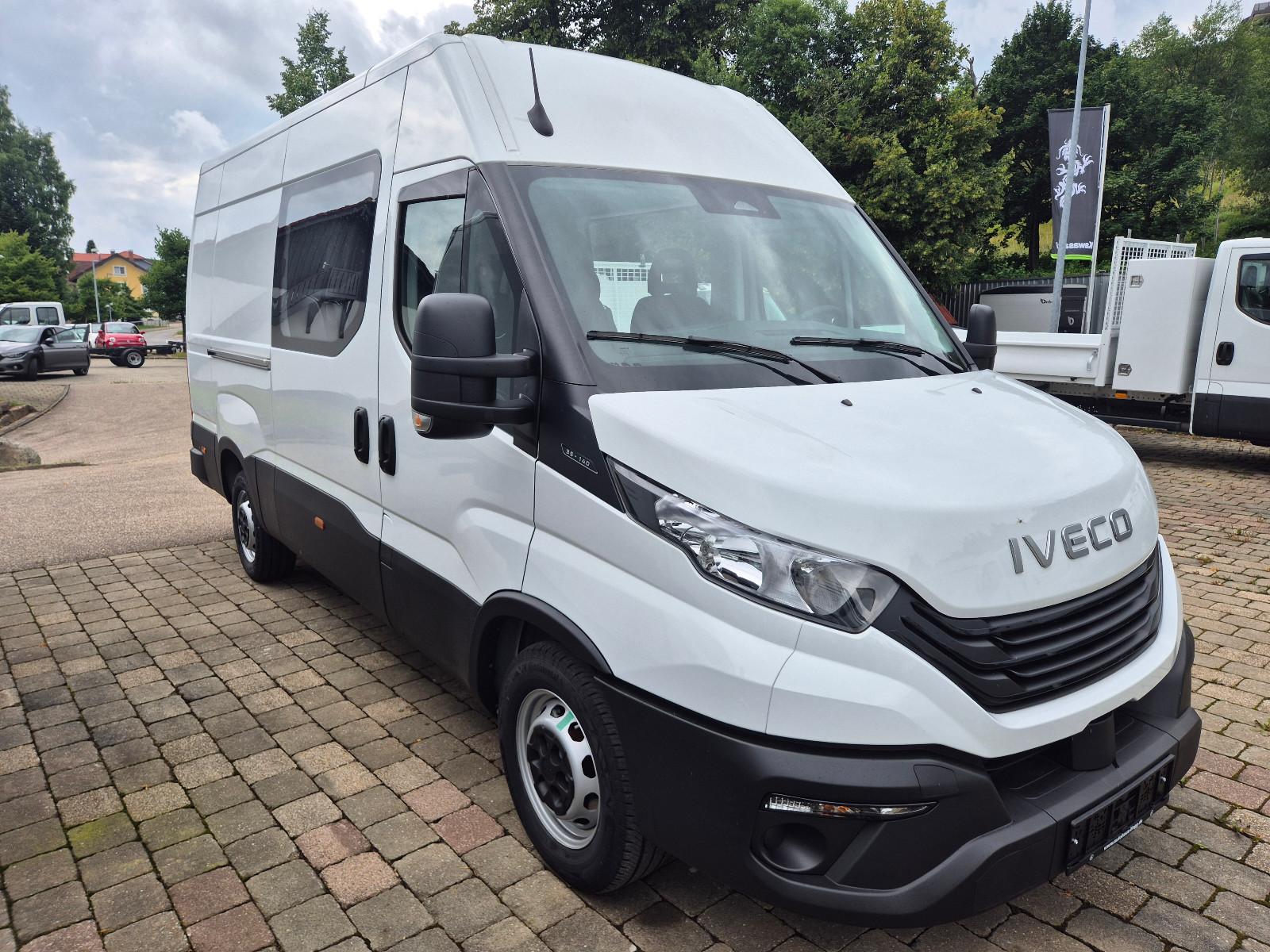 Iveco DAILY 35S14 7-Sitzer DOKA