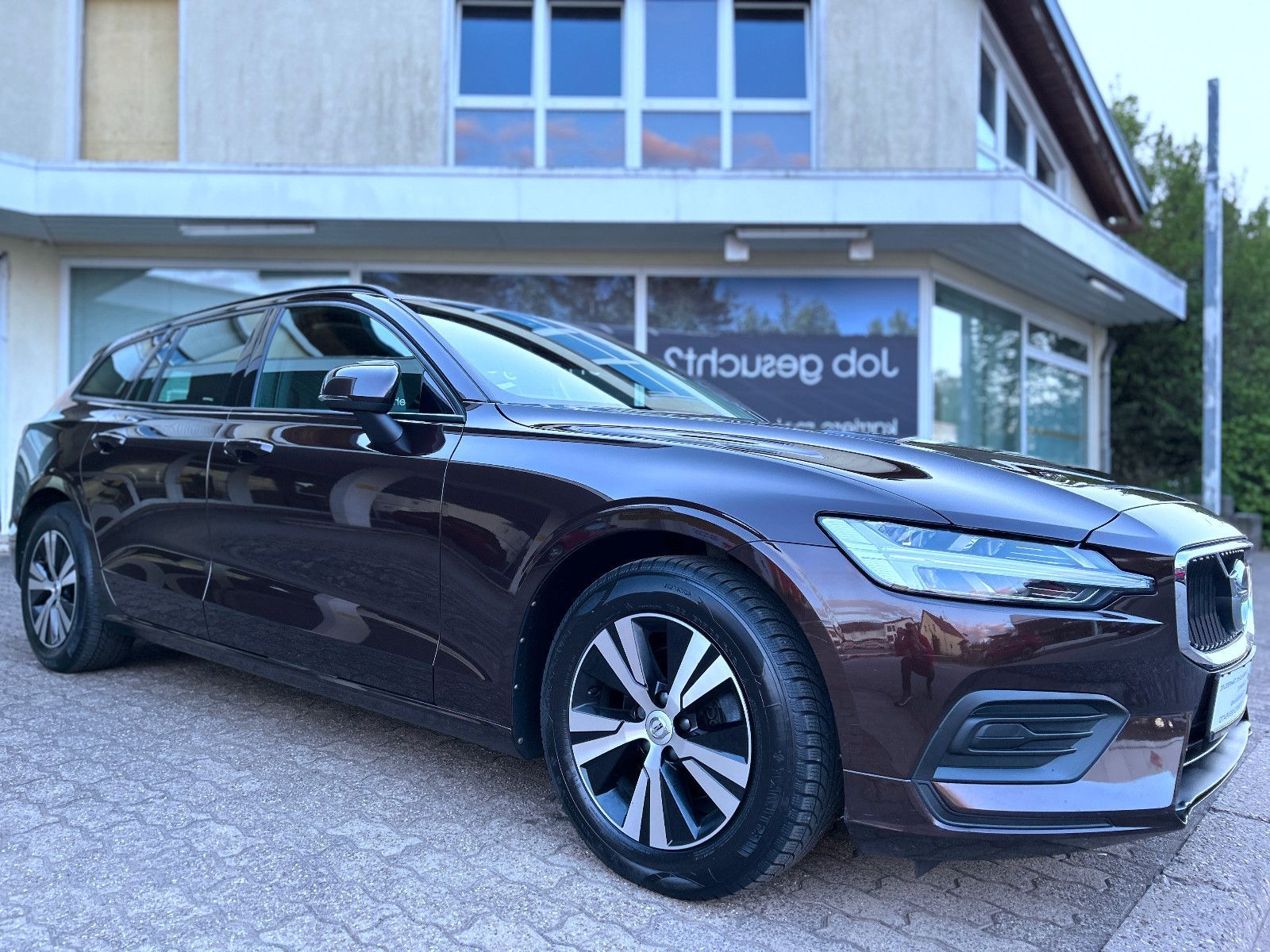 Volvo V60 Kombi 2,0 Ltr. Navi LED Kamera Pdc Tüv NEU