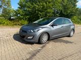 Hyundai i30 1.4 CRDi Navi Kamera Euro 5 TOP ZUSTAND - Hyundai i30 mit Diesel-Antrieb: Limousine, 1.4