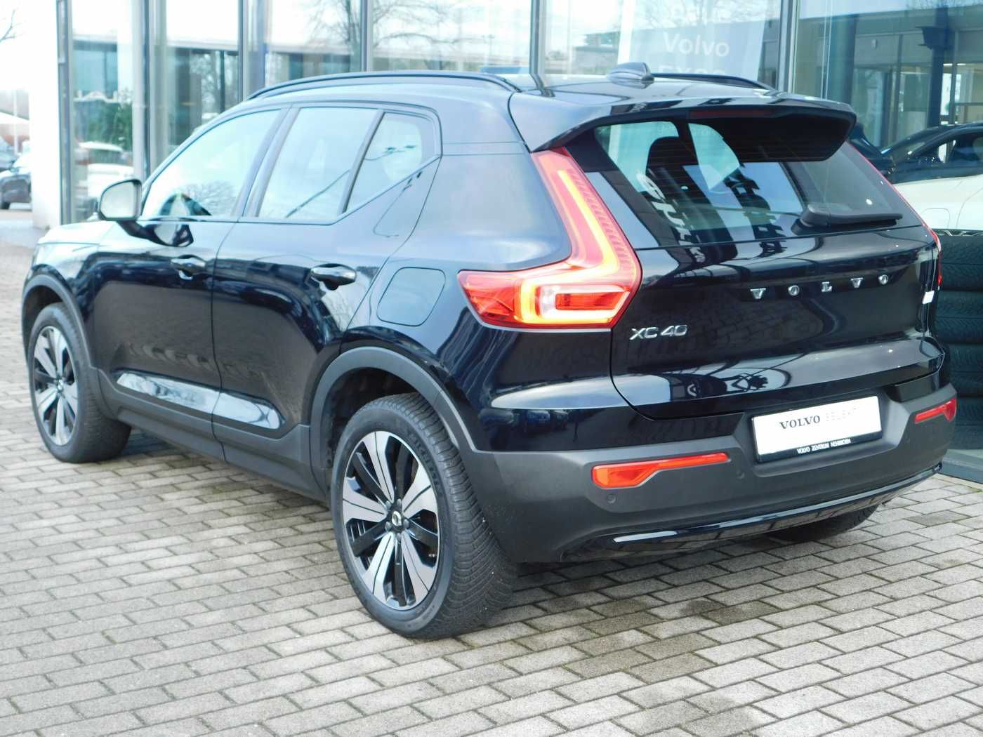 Fahrzeugabbildung Volvo XC40 Pure Electric Recharge 69 kWh Single Motor
