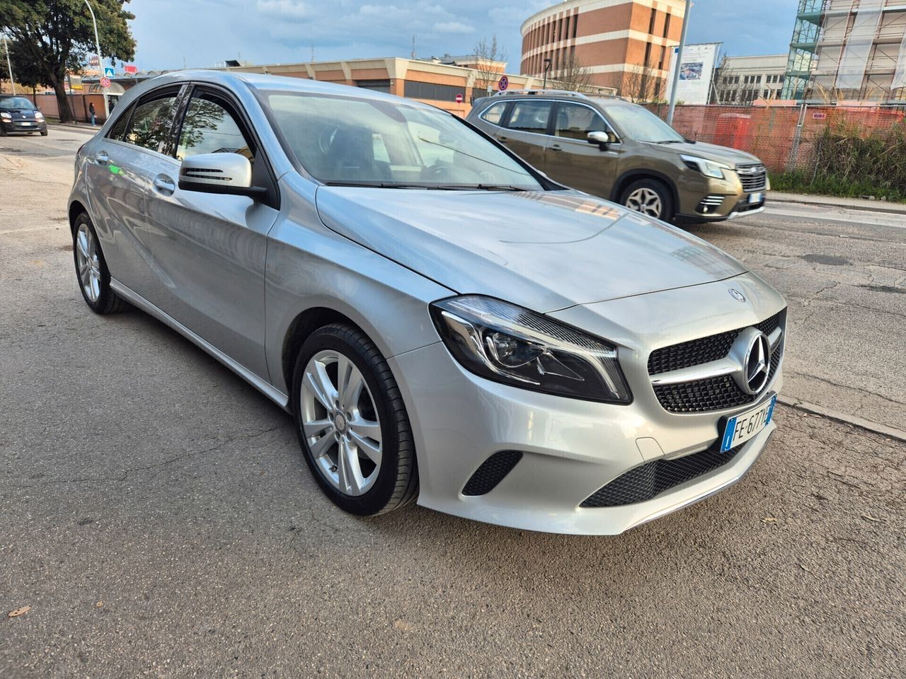 MERCEDES-BENZ Mercedes-benz A 180 d Premium