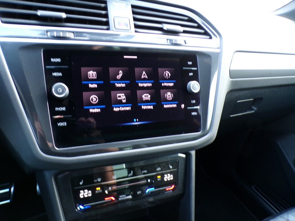 Fahrzeugabbildung Volkswagen Tiguan R-Line 1.4 TSI eHybrid DSG *R-Line*Navi