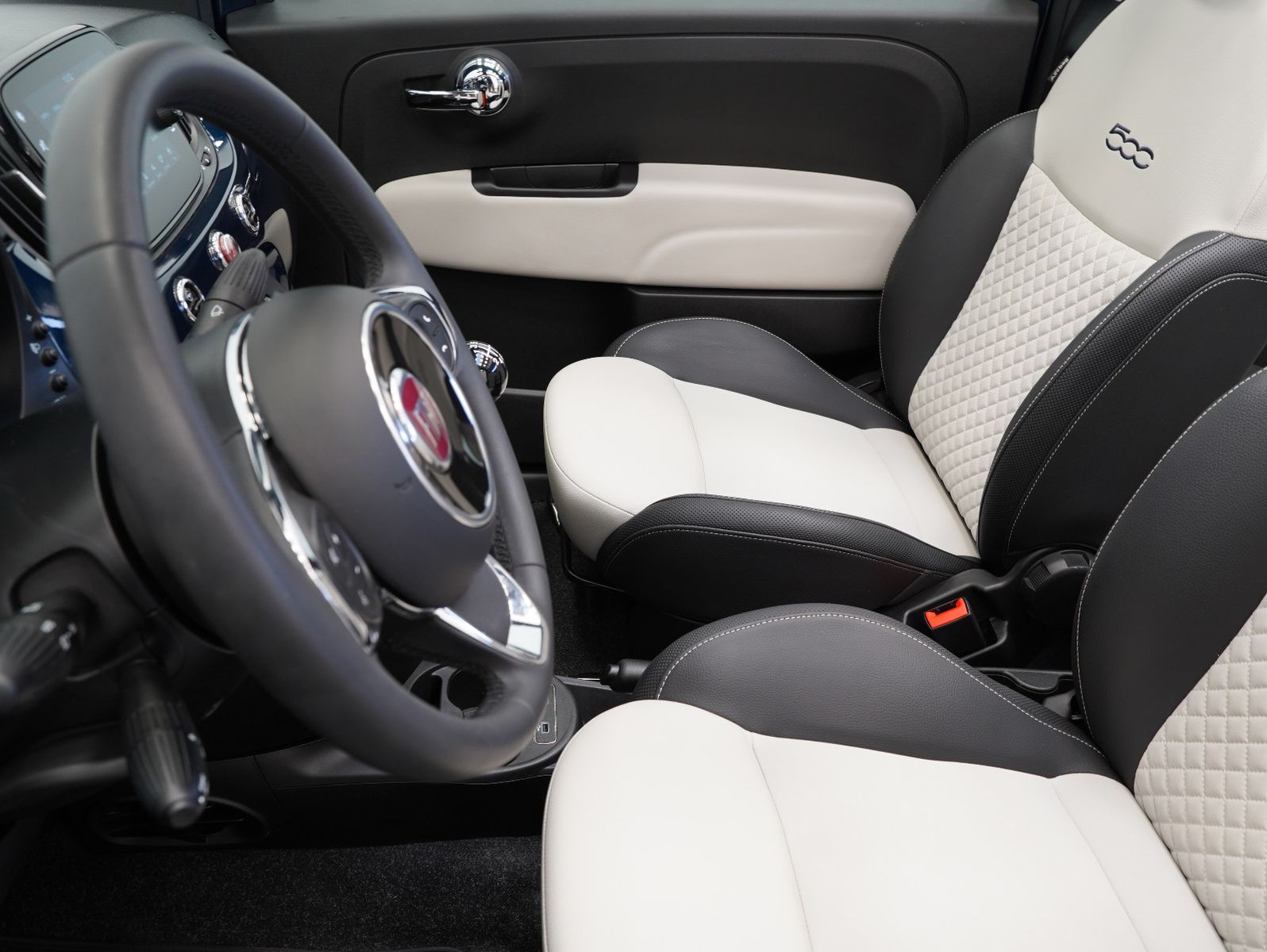 Fahrzeugabbildung Fiat 500C Dolcevita Cabrio