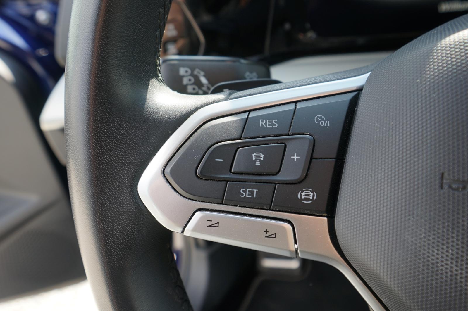 Volkswagen Golf VIII 1.0 eTSI Move DSG CarPlay ACC LED, миниатюра 25