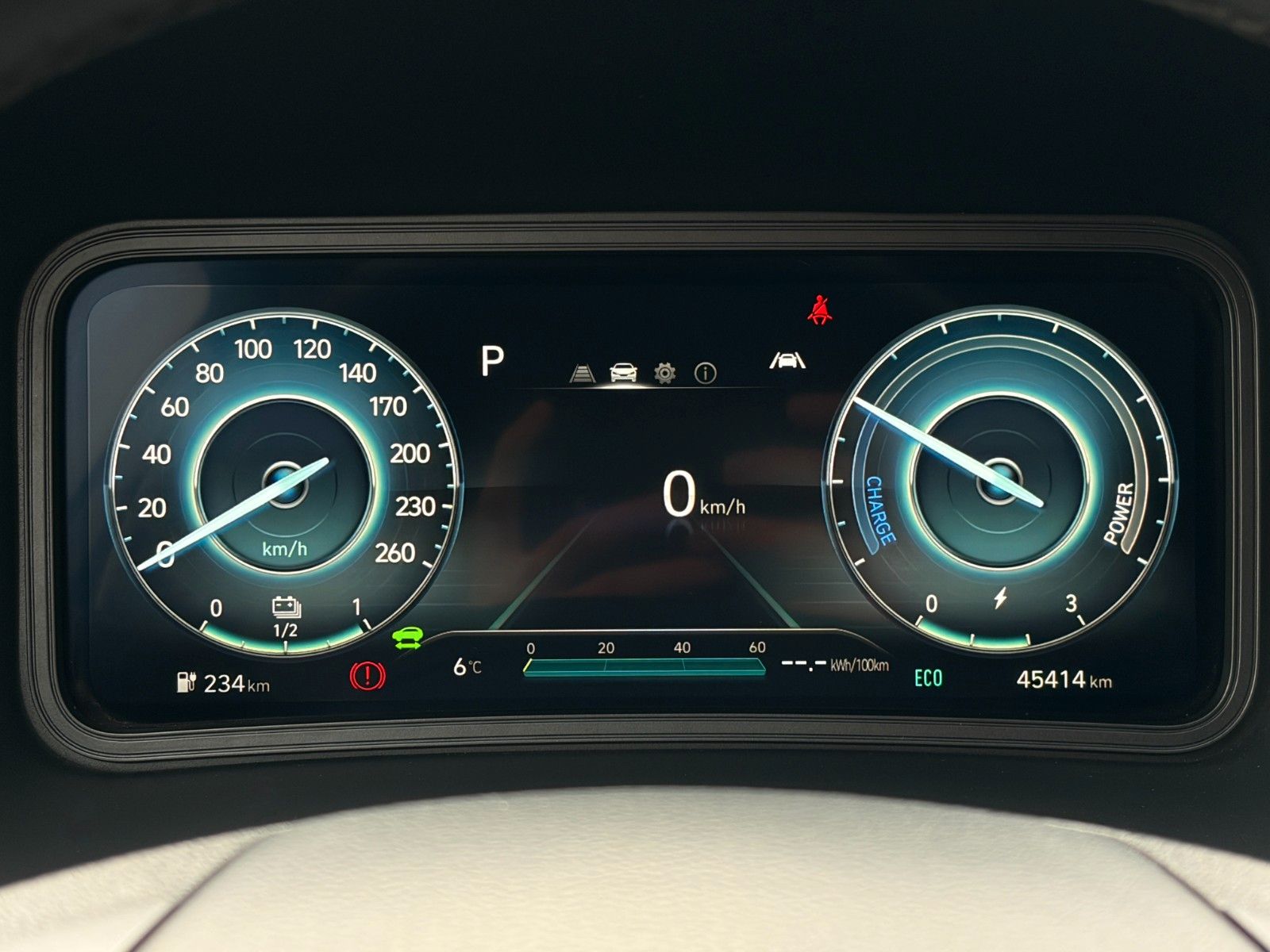 Fahrzeugabbildung Hyundai KONA E Select LHZ SHZ ACC PDC LKA CarPlay CAM