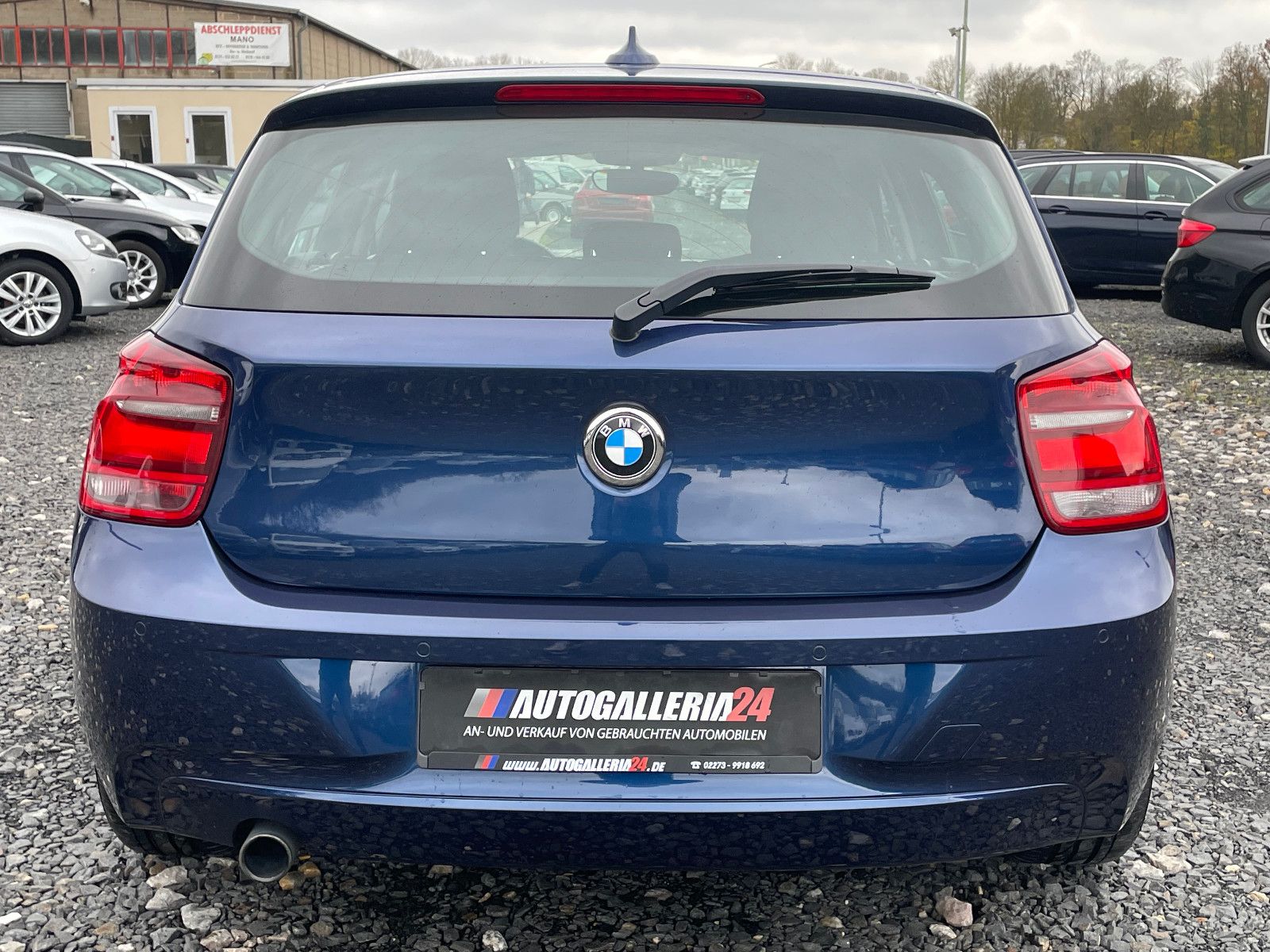 Fahrzeugabbildung BMW 116i 5-Türer Aut. Klima SHZ PDC SCHECKHEFT SPORT