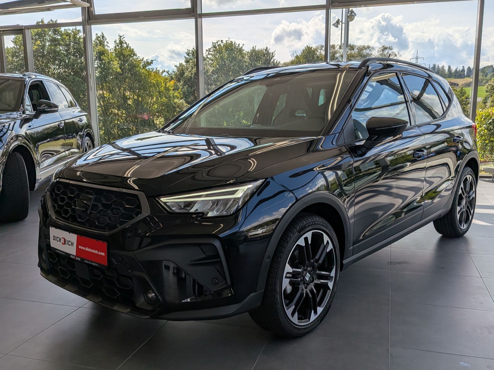 Fahrzeugabbildung SEAT Arona 1.5 TSI FR Black Editio ACC KAMERA LED 18"