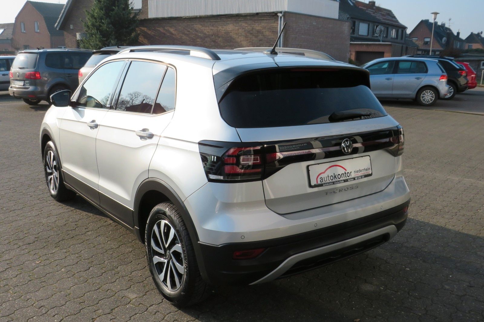 Fahrzeugabbildung Volkswagen T-Cross Active ACC NAVI APP GJ SITZH. PDC 1HD