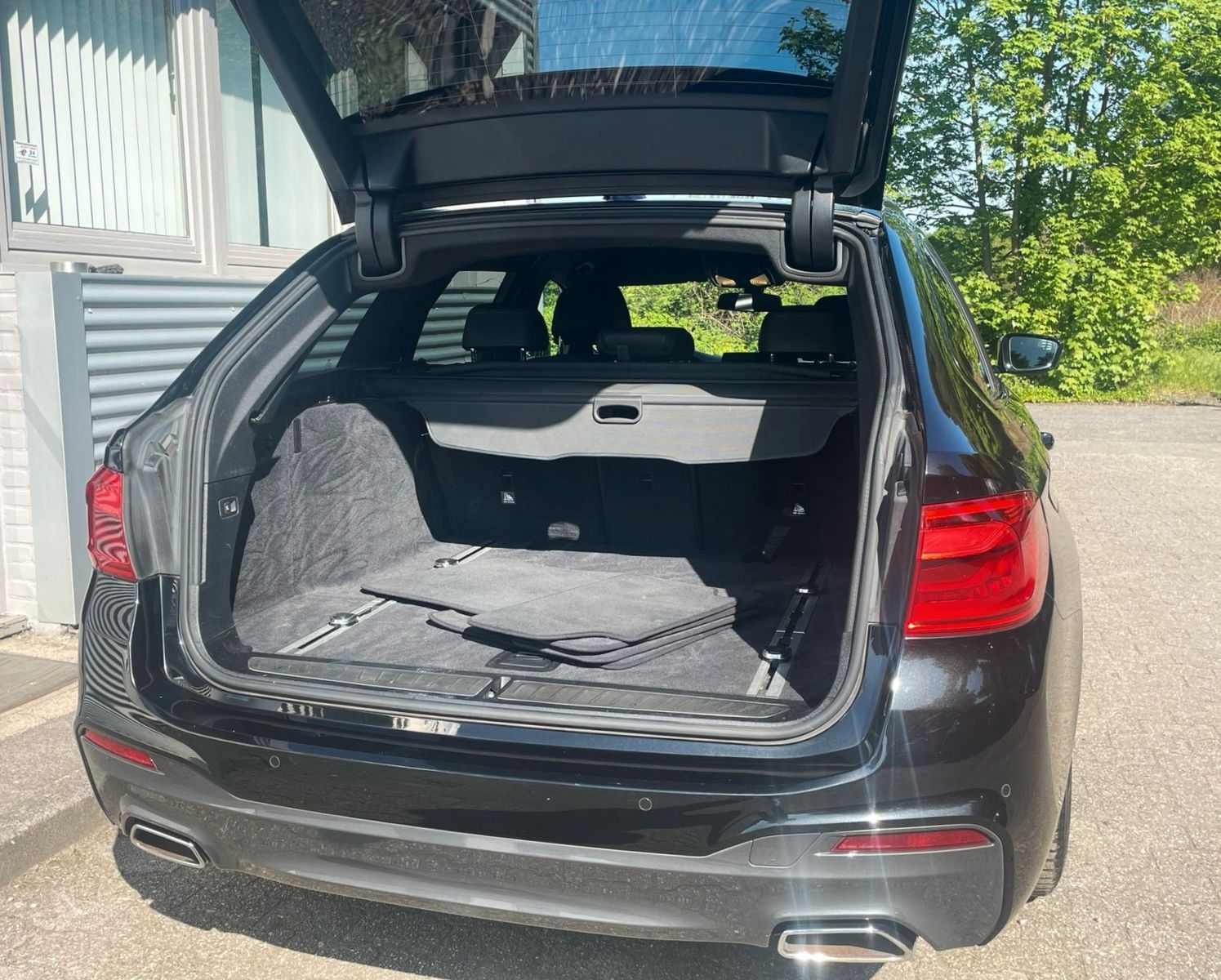 Fahrzeugabbildung BMW 540 d xDrive SAG M SPORT HUD KOMFORTSITZE  DDC