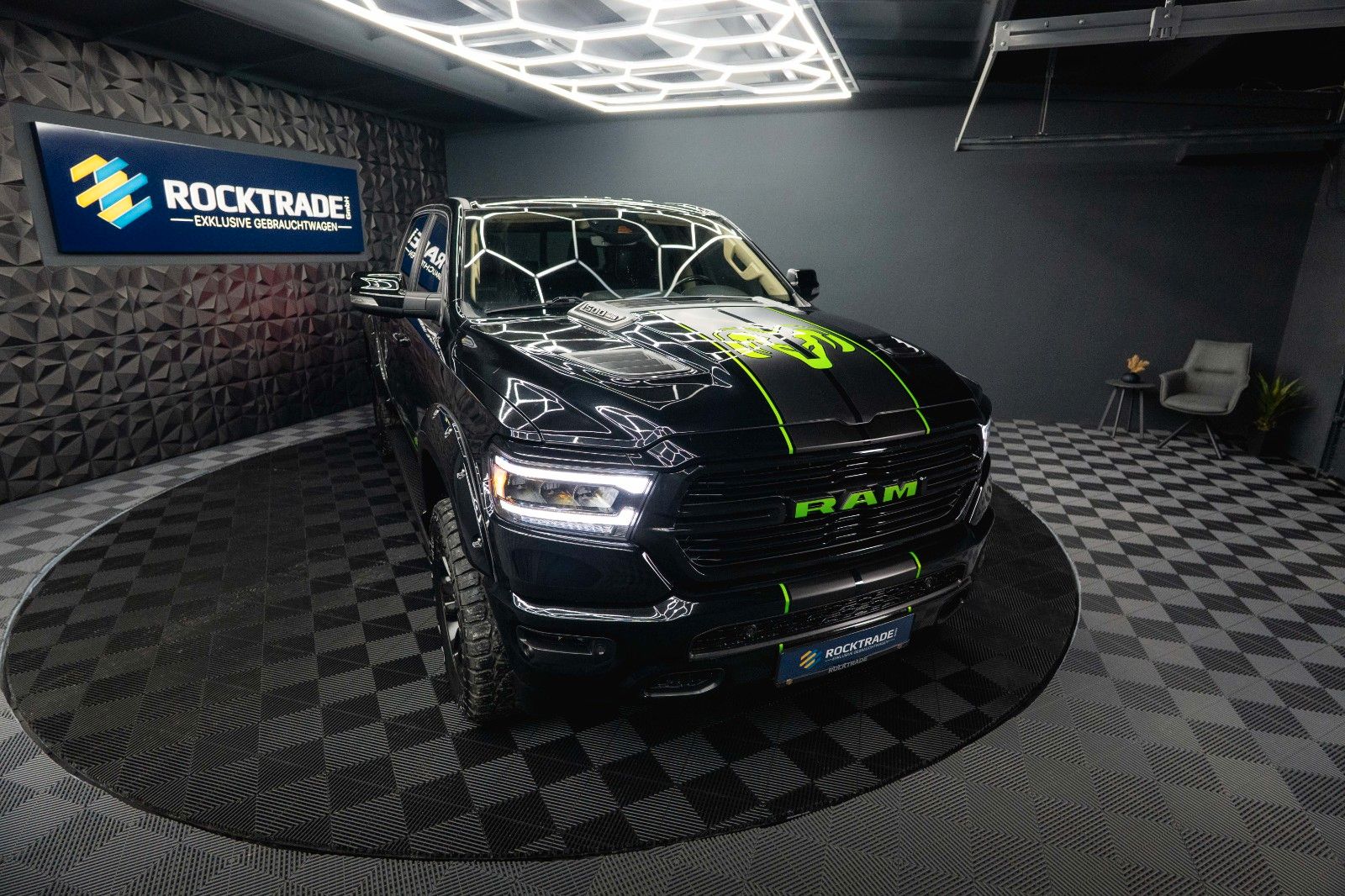 Fahrzeugabbildung Dodge RAM 5.7 V8 HEMI 4x4 LARAMIE Offroad Night LED