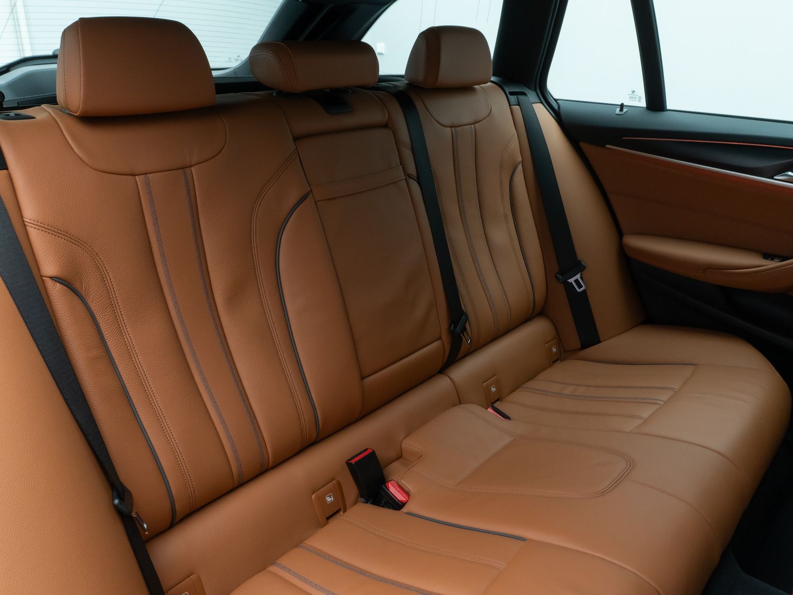 Fahrzeugabbildung BMW 530e M Sport Kamera Laser HUD DAB HiFi Komfort