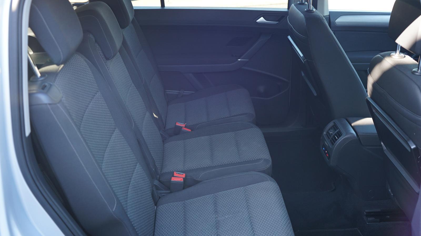 Volkswagen Touran Comfortline 1.4-7 Sitzer-Navi-DAB-3 Zonen