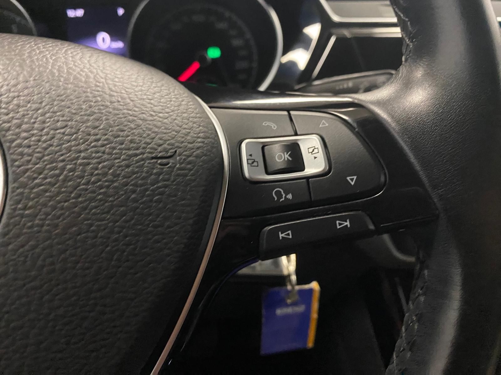 Fahrzeugabbildung Volkswagen Touran 1.4 16V TSI Highline BMT+TOTWINKEL+ACC+++
