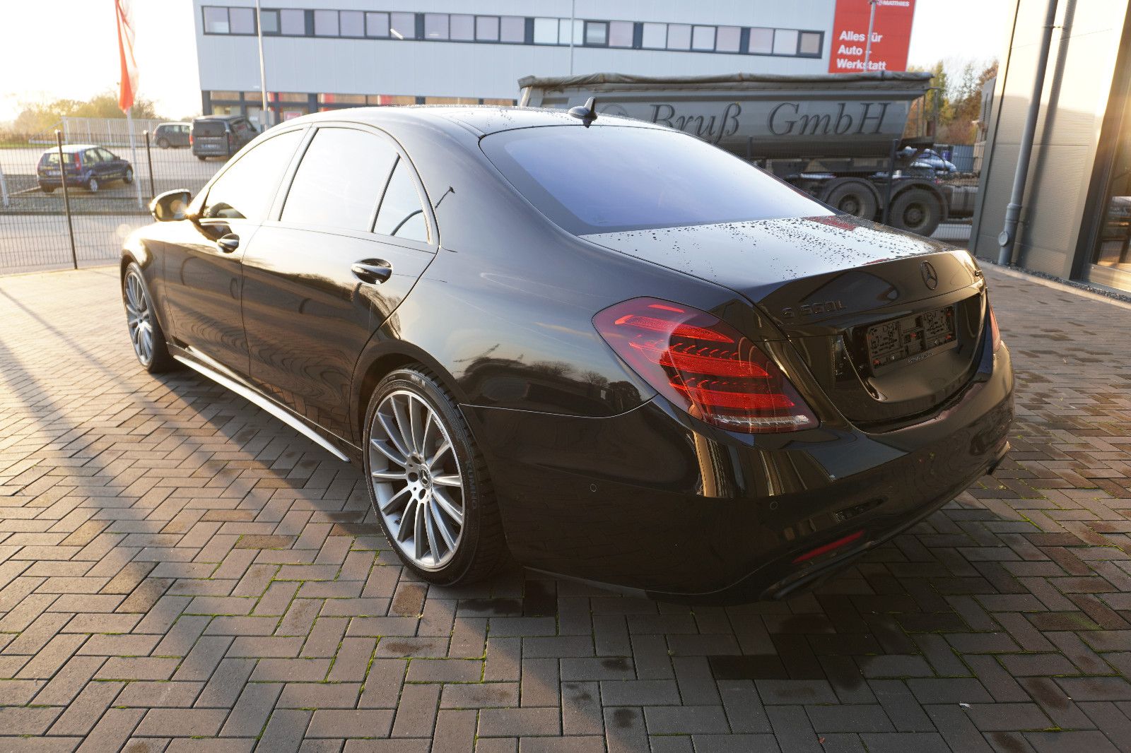 Fahrzeugabbildung Mercedes-Benz S 560 4Matic L AMG