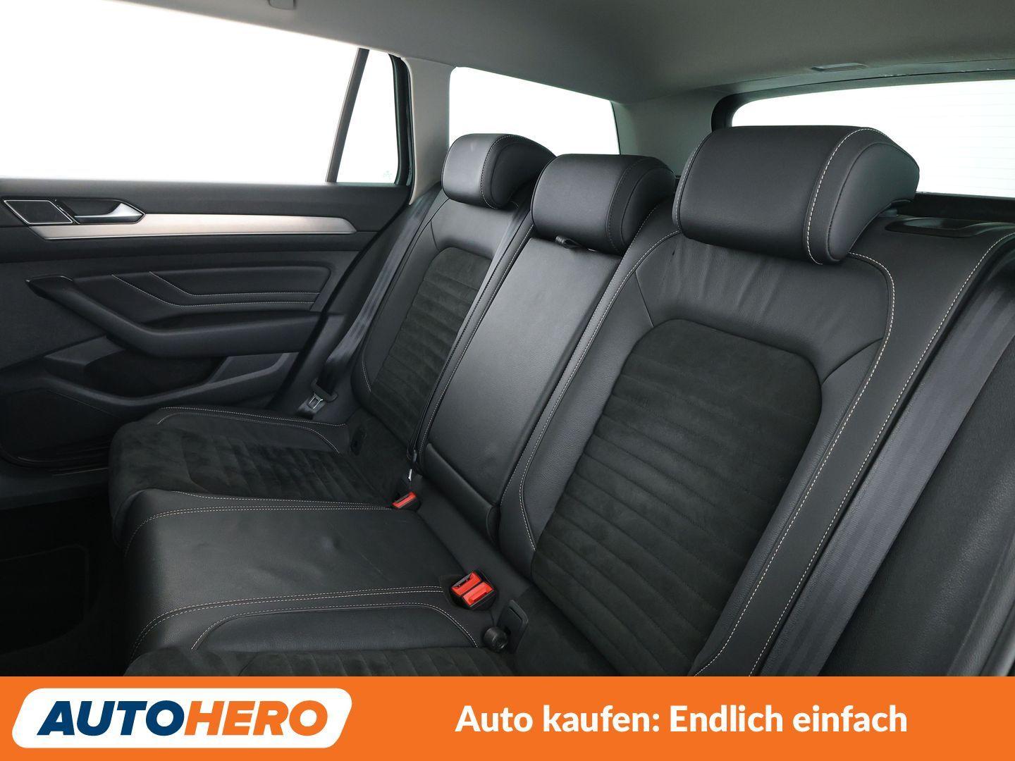 Volkswagen Passat 1.5 TSI ACT Elegance Aut.*NAVI*LED*ACC*