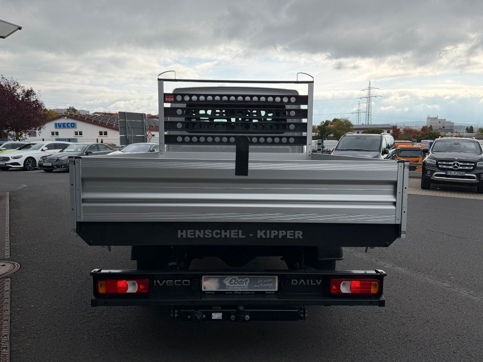 Fahrzeugabbildung Iveco Daily 35S16 A8 *R.3450mm*Automatik*AHK*7-Sitze*