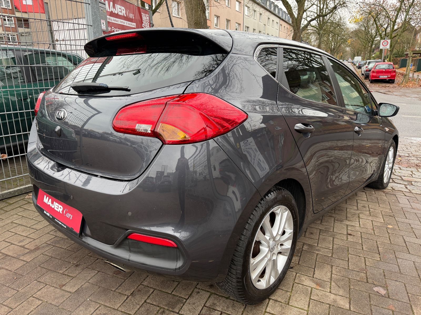 Fahrzeugabbildung Kia cee'd NAVI*KLIMA*PDC*SHZ*BT*1.HAND