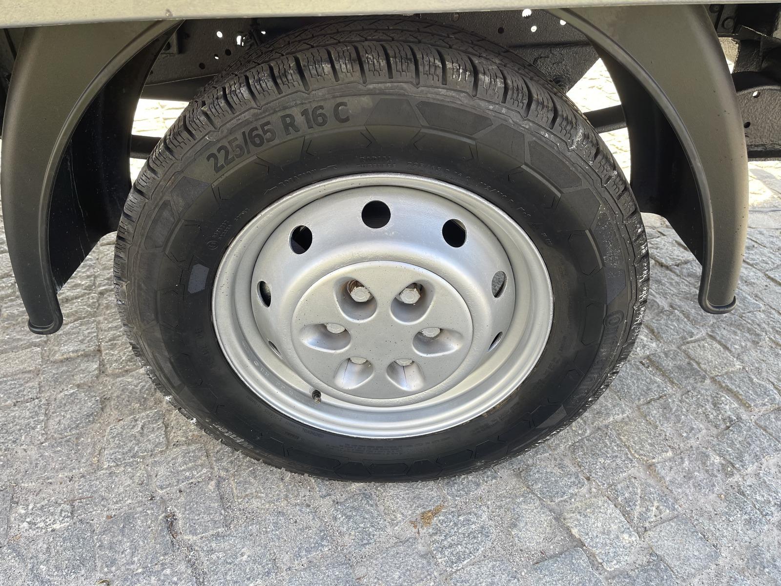 Iveco Daily 35 S 17 3.0HPI DOKA 1H*Klima*WEBASTO*AHK