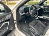 BMW iX2 30 M-Paket H&K,HUD, AHK  u.s.w - weiße BMW iX2