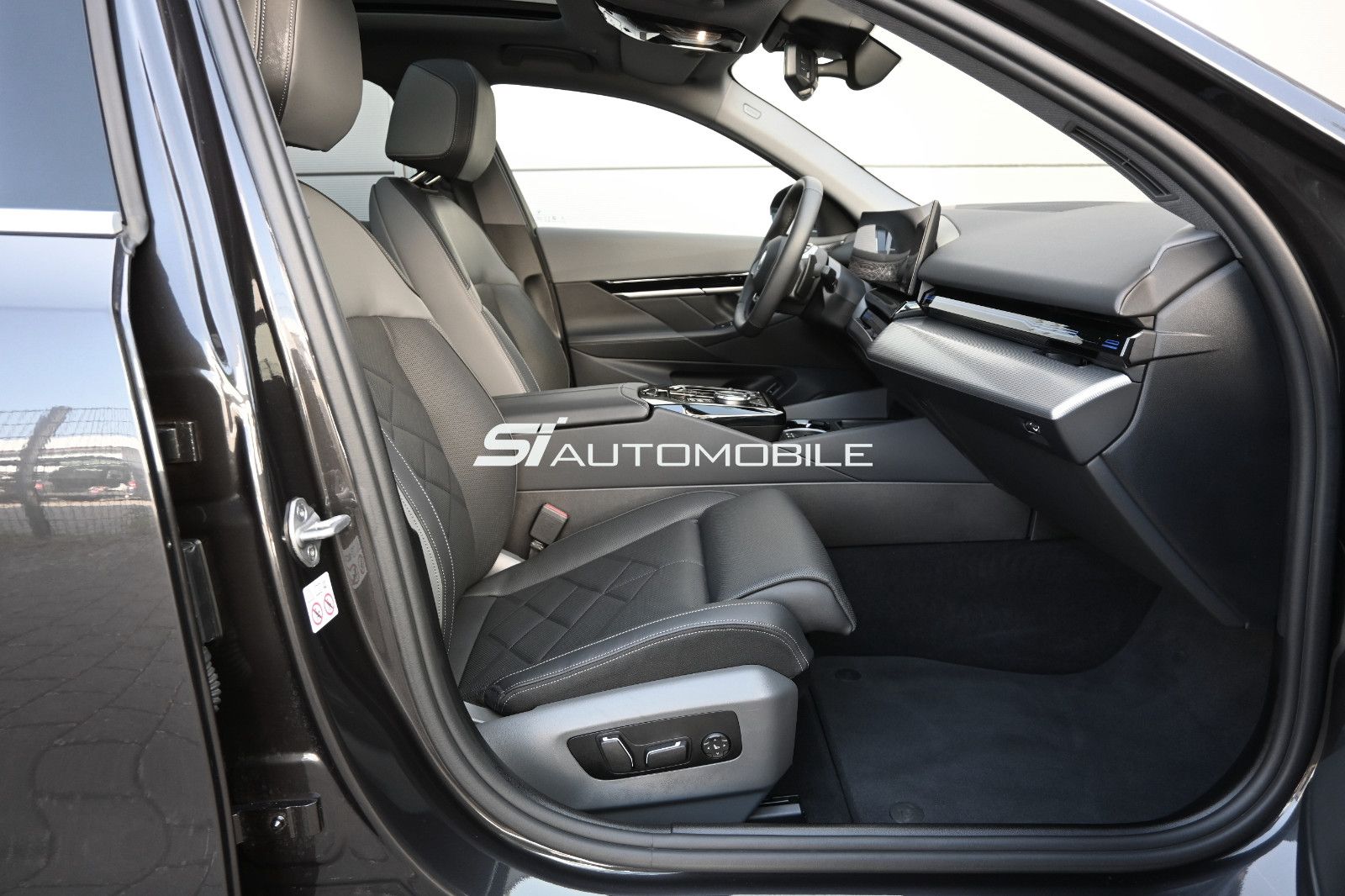 Fahrzeugabbildung BMW 530e Aut. °UVP 88.479€°ACC°B&W°PANO°MERINO°360°