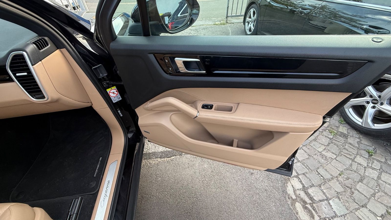 Fahrzeugabbildung Porsche Cayenne Panorama 360°Kamera Acc