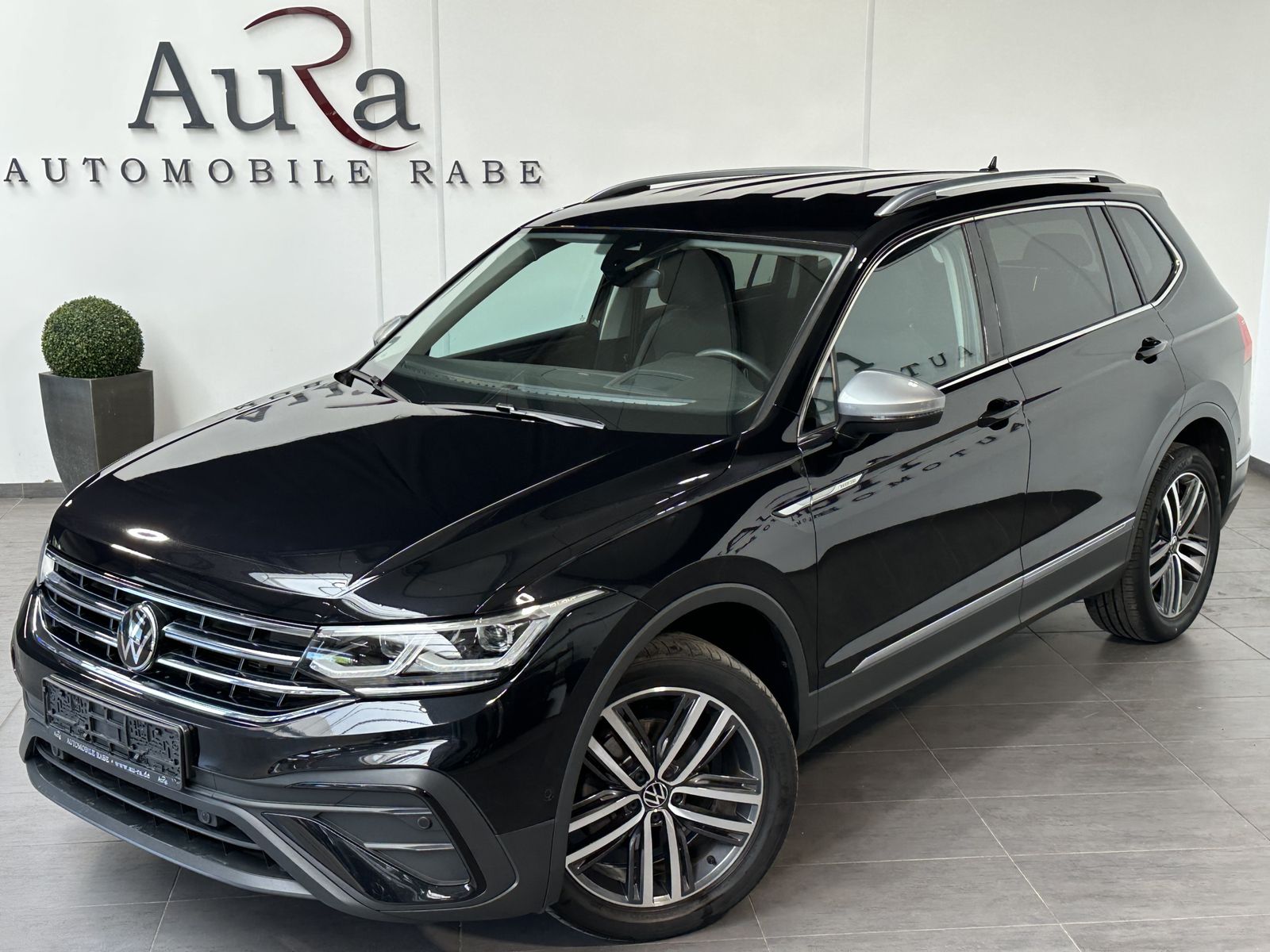 Fahrzeugabbildung Volkswagen Tiguan Allspace Life NAV+IQ-LIGHT+AHK+ACC+19ZOLL