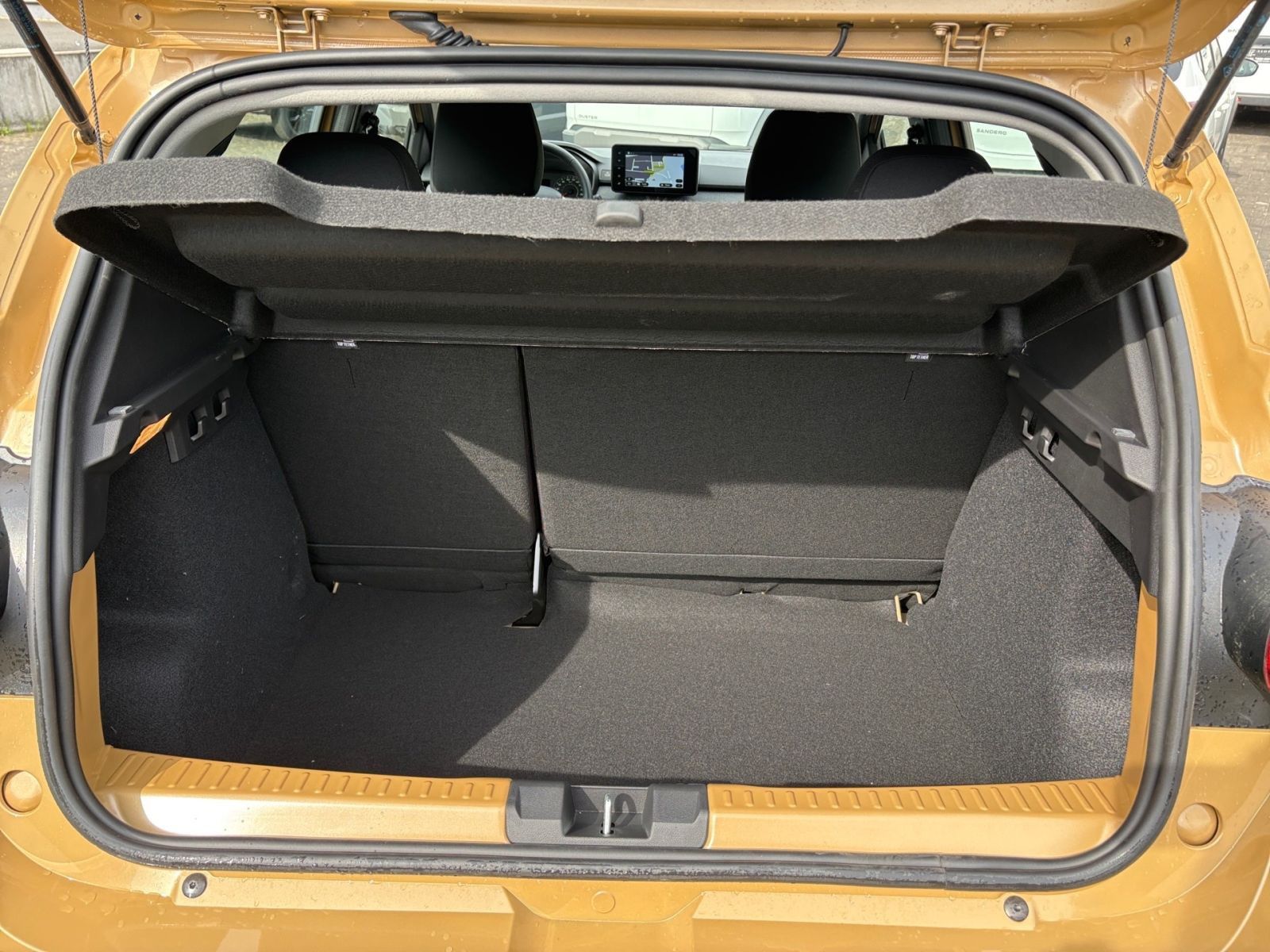 Fahrzeugabbildung Dacia Sandero III Stepway Expression Eco-G 100