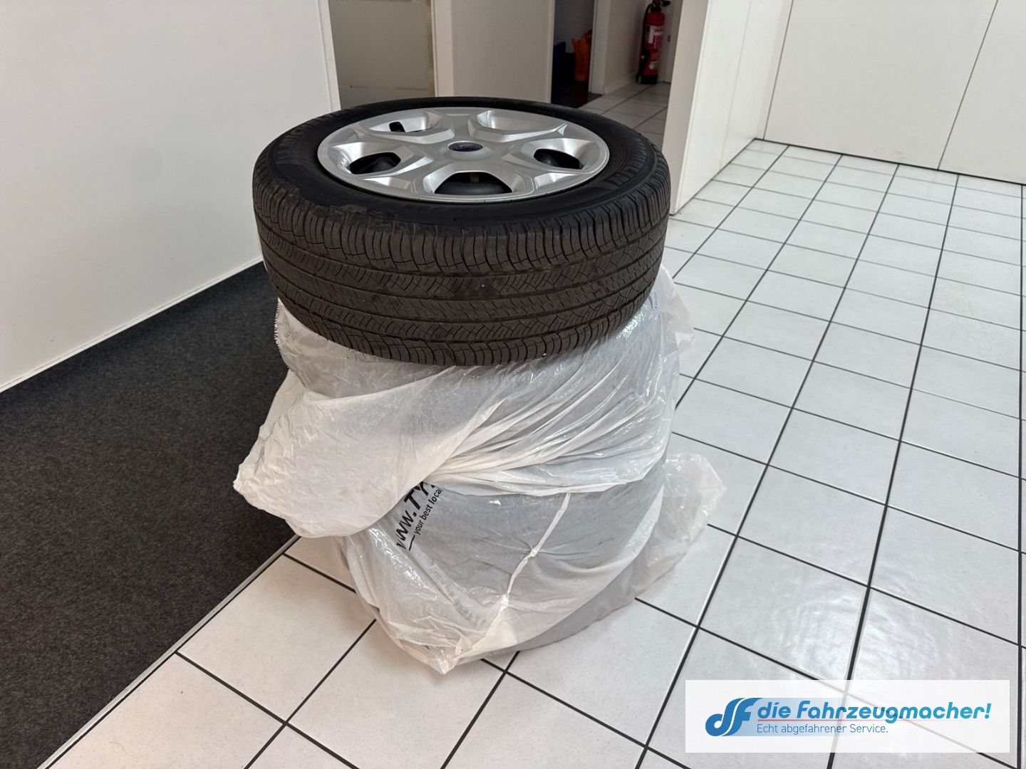 Fahrzeugabbildung Ford Kuga Cool & Connect 2.0 TDCi EU6d-T Navi Apple C