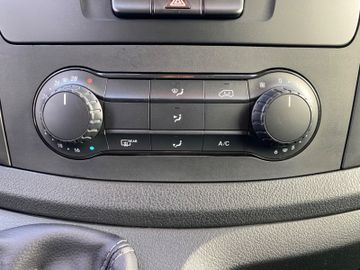 Fahrzeugabbildung Mercedes-Benz Vito 111 CDI Kompakt Mixto*6.Sitze*Klima*Leder*