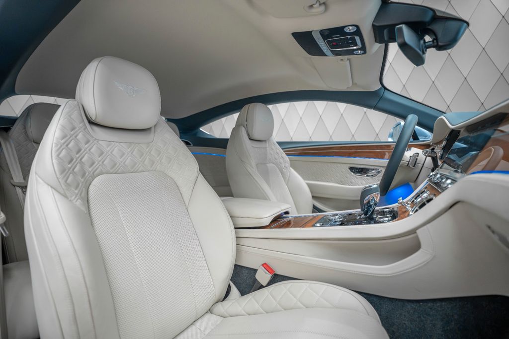 Continental GT V8 MULLINER BLUE/BEIGE - Bild 15