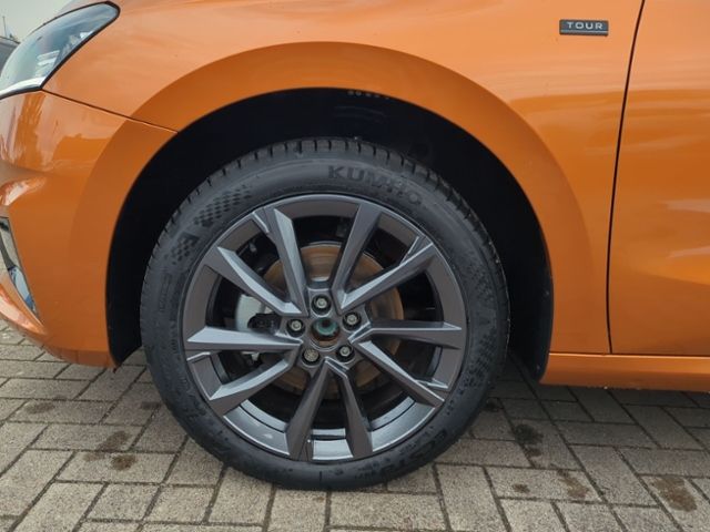 Fahrzeugabbildung SKODA Fabia 1.0 TSI DSG Tour WINTER PLUS LENKRADHZG