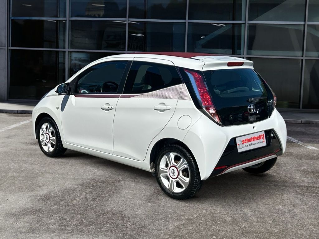 Fahrzeugabbildung Toyota Aygo x-pose