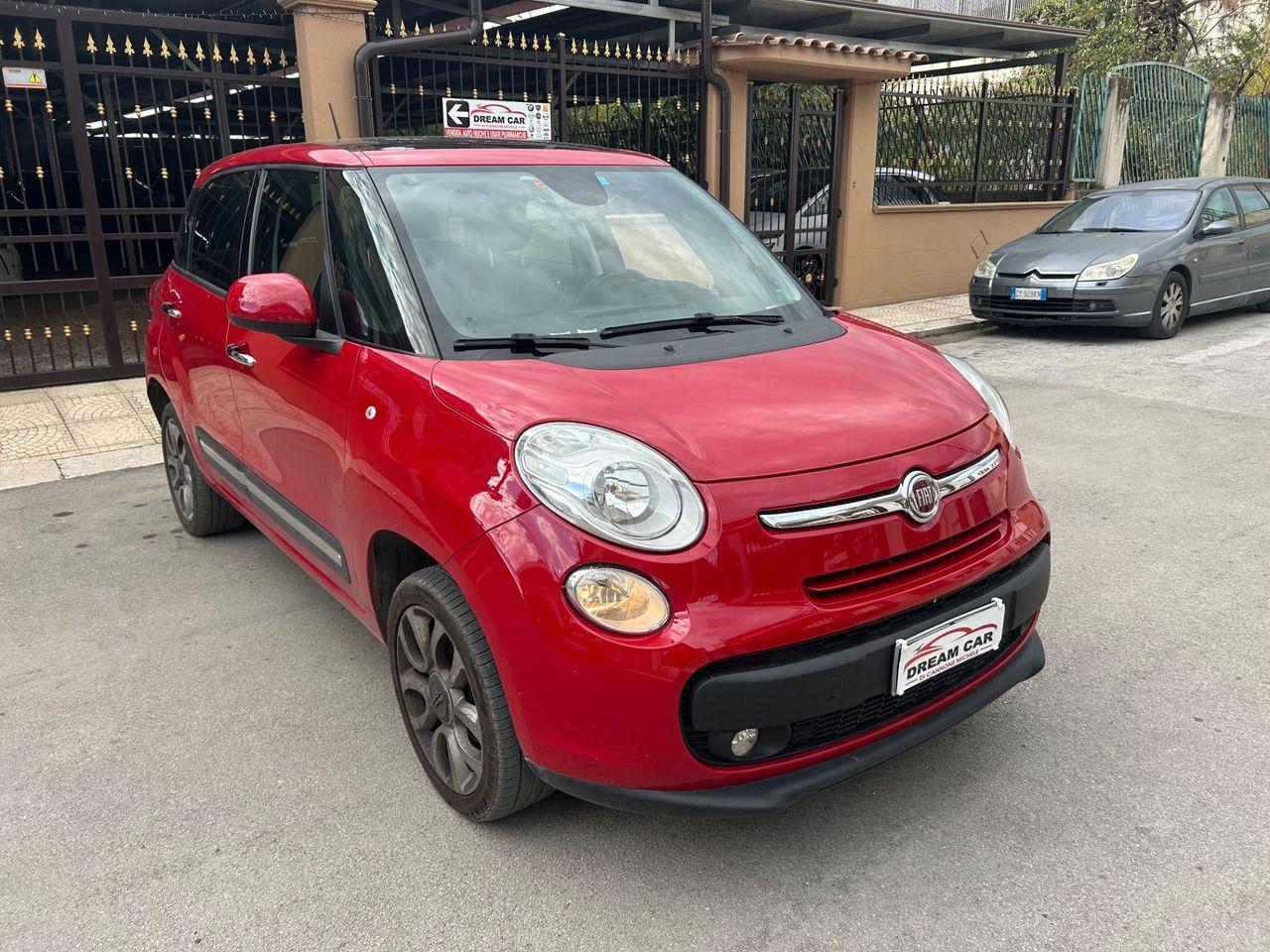 Fiat 500L 2014 — interior