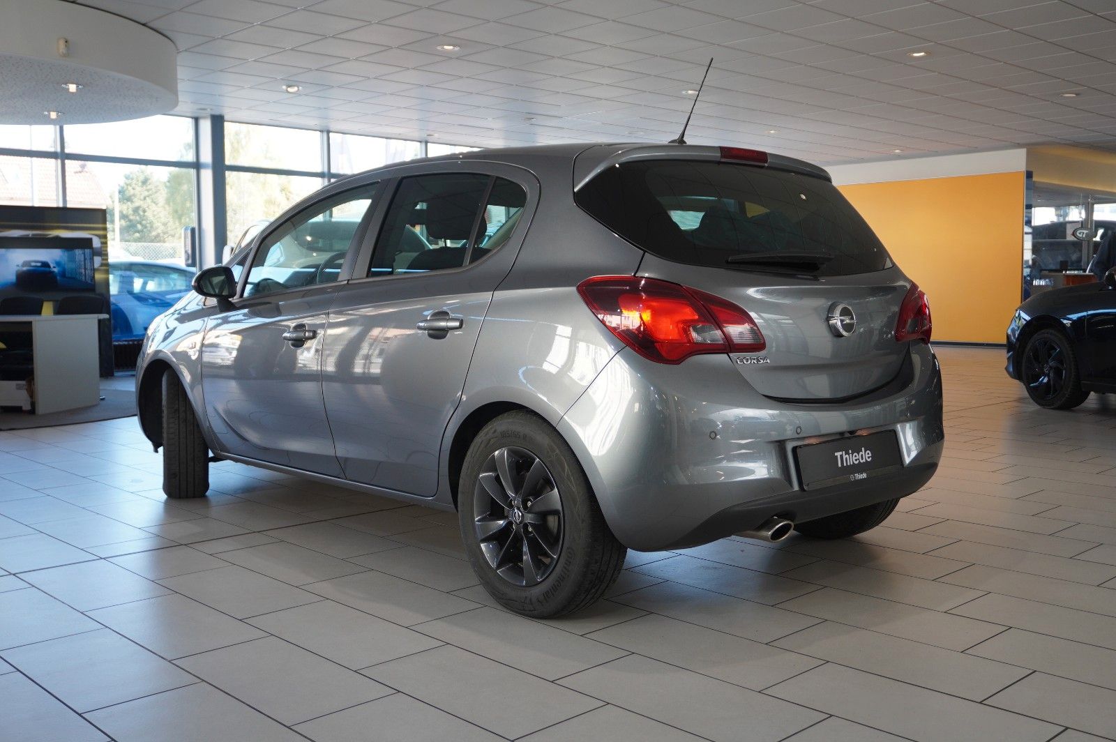 Fahrzeugabbildung Opel Corsa E 1.4 120 JAHRE 5-TÜR NAVI/SHZ/KAMERA/TEMP