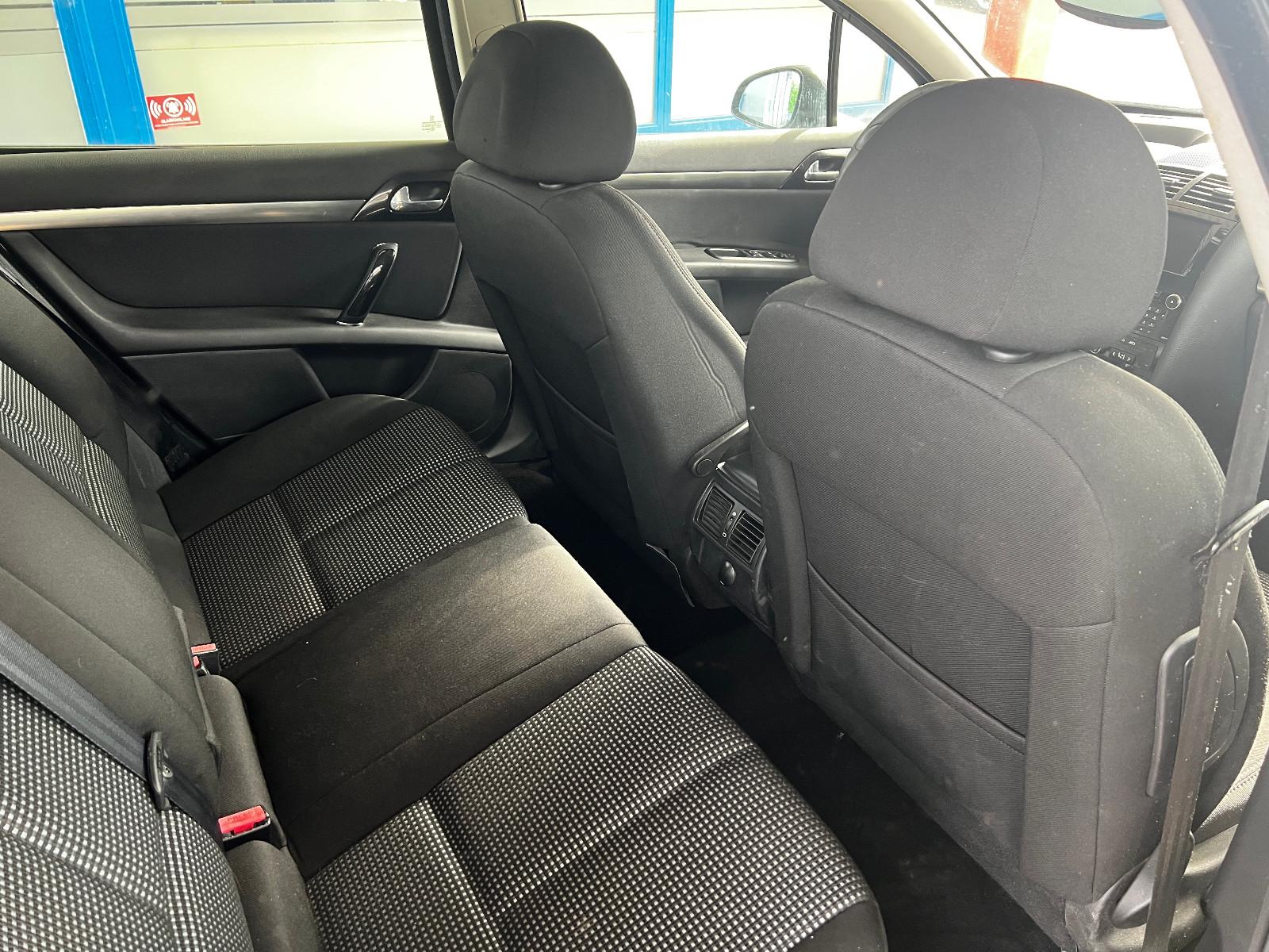 Peugeot 407 2010 — photo 13