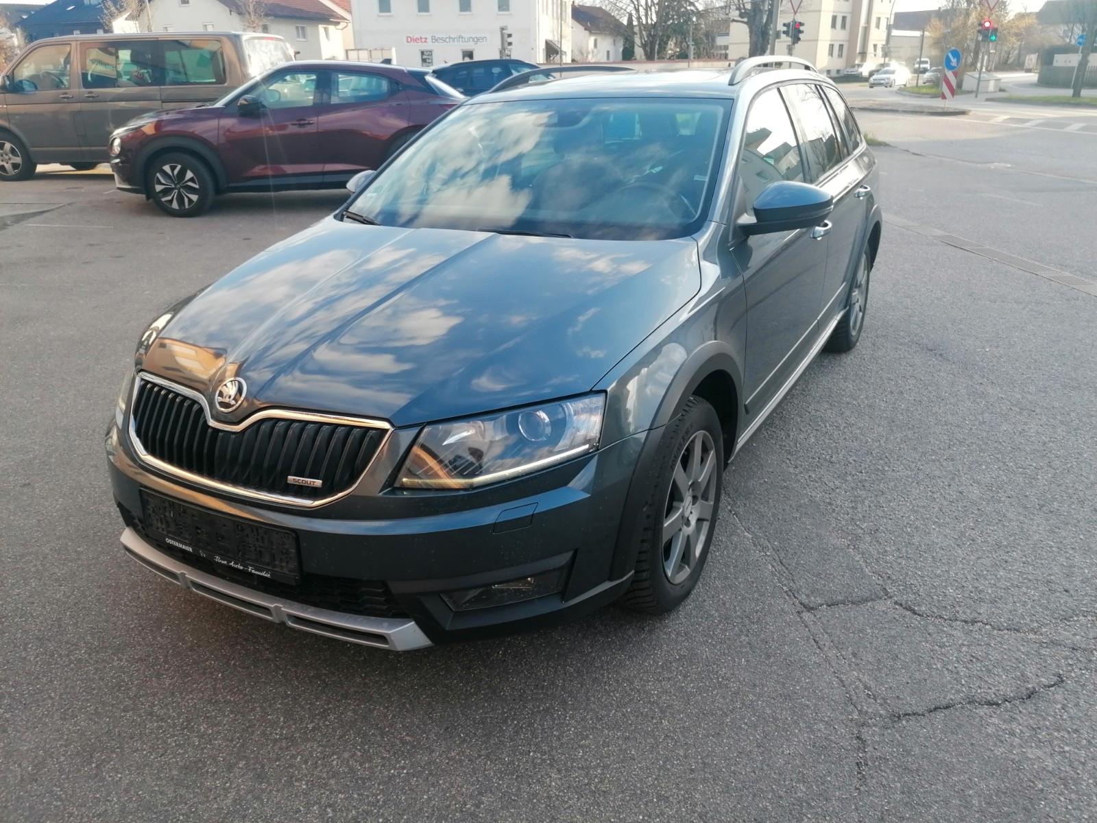 Skoda Octavia  Scout 4x4 DSG Pano Xenon ACC DAB Spuras