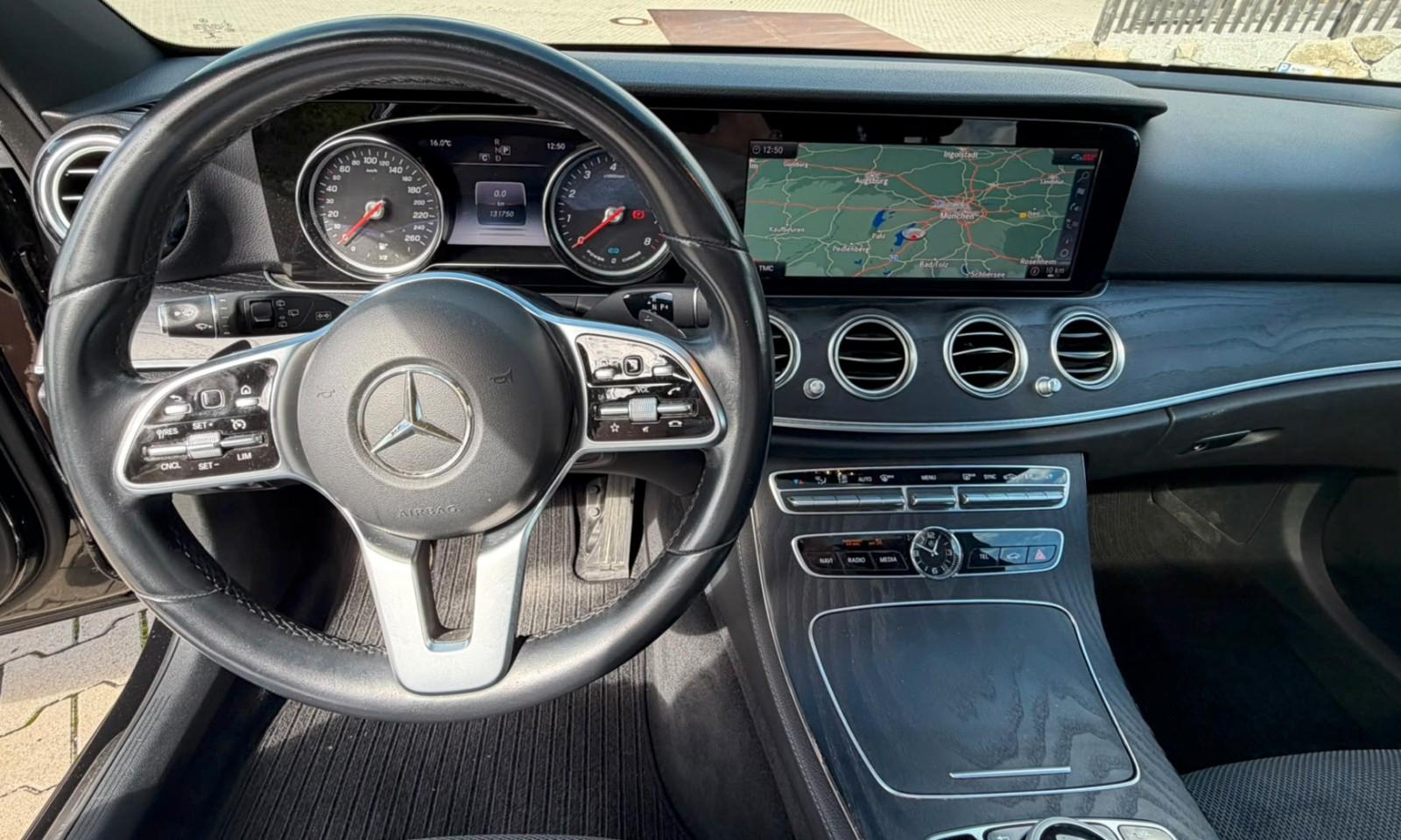 Mercedes-Benz E 200 T-Modell Kombi 4M Scheckheft MB Garantie