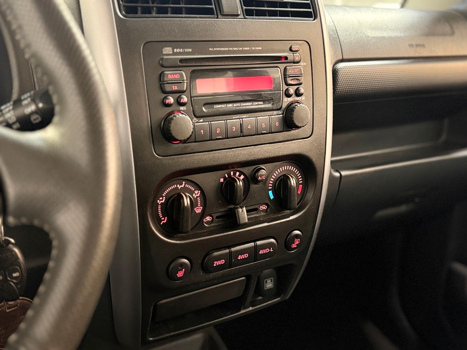 Fahrzeugabbildung Suzuki Jimny 1.3 4WD Style  / Sitzheizung