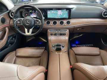 Mercedes-Benz E 300 de Lim. Aut. Avantgarde *LED*LEDER*PANO*