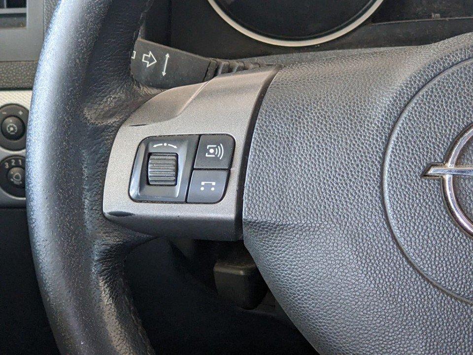 Opel Astra 2006 — photo 10