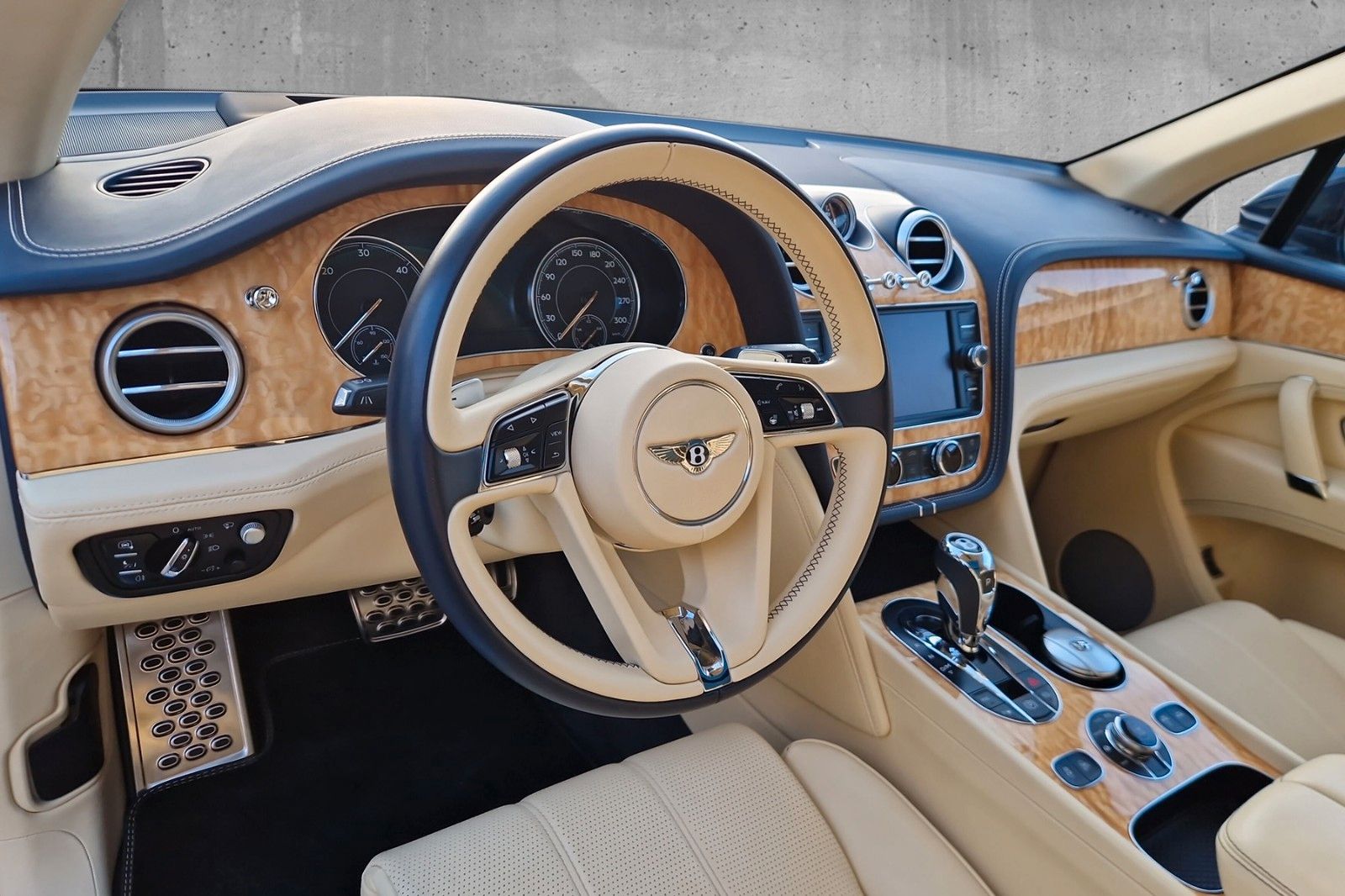 Fahrzeugabbildung Bentley Bentayga V8 Diesel*Massage*AHK*Schiebedach*VOLL